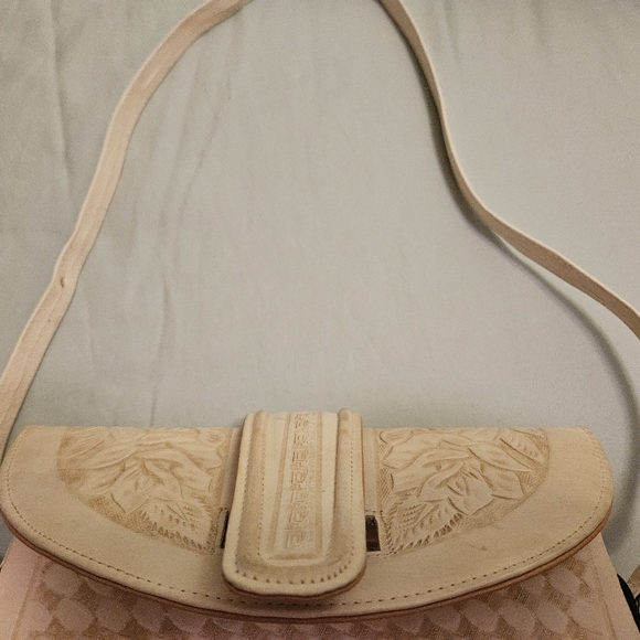 White (bone) Carved Leather purse, Vintage and Never Used! Hand carved in Mexico - Picture 6 of 10